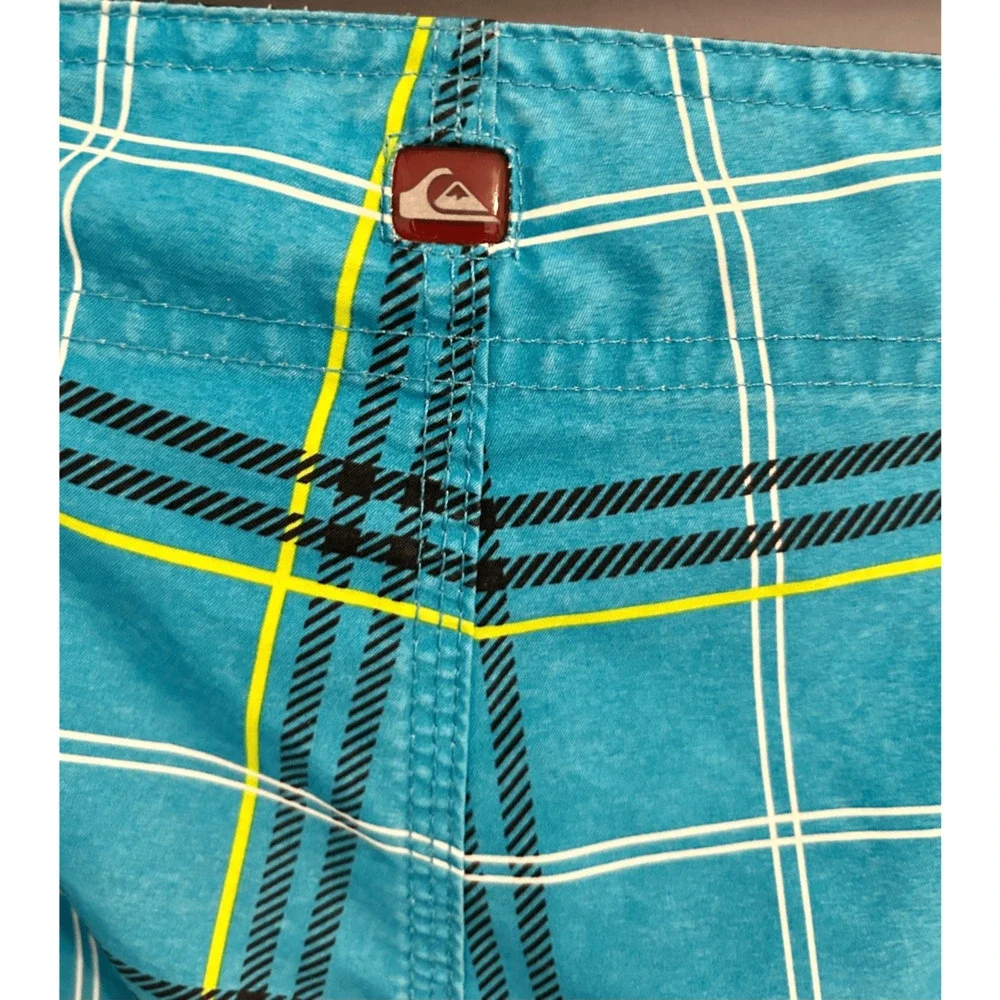 Quiksilver Men’s Blue Yellow Black Plaid Boardshorts Sz 34